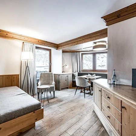 Hotel Edelweiss & Gurgl 4*